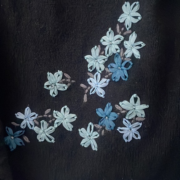 Vintage Covington Black Floral Detail Cardigan Sweater Size Petite Small - Picture 2 of 6